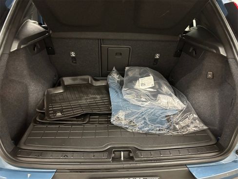 Certified 2023 Volvo XC40 Recharge Ultimate w/ Protection Package Premier image 16