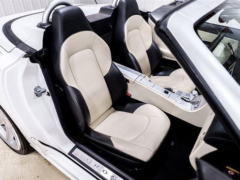 Used 2005 Chrysler Crossfire Limited RWD image 17