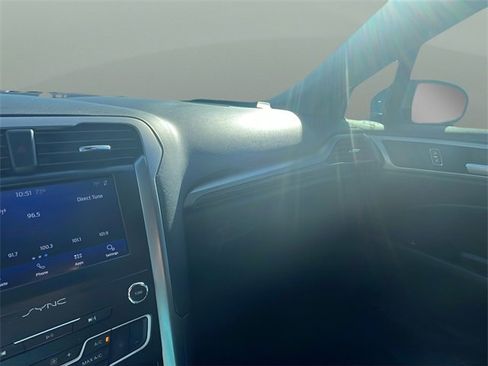 Used 2020 Ford Fusion SEL image 23