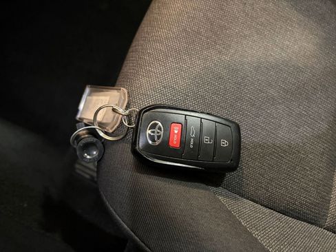 Used 2025 Toyota Camry LE image 22