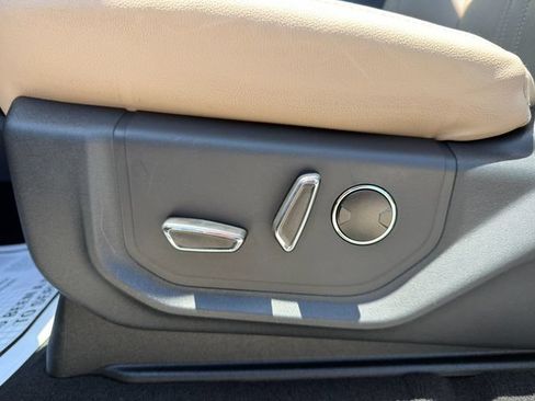 Used 2024 Ford Expedition Limited AWD/4WD image 21