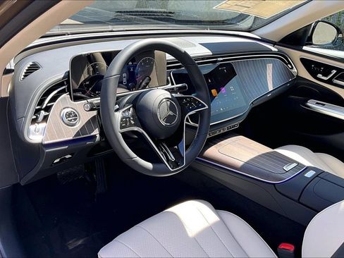 New 2026 Mercedes-Benz E 350 4MATIC Sedan image 6