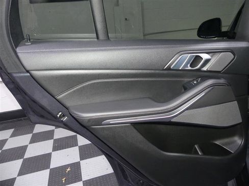 Used 2020 BMW X5 M50i w/ Premium Package image 26