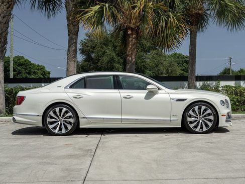 Used 2023 Bentley Flying Spur V8 AWD/4WD image 9