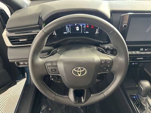 Used 2025 Toyota Camry SE w/ Multimedia Upgrade Package FWD image 14