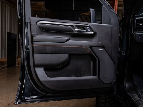 Used 2024 GMC Sierra 2500 AT4 w/ AT4 Premium Plus Package AWD/4WD image 29