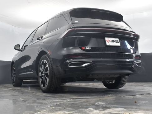 Used 2024 Lincoln Nautilus Reserve AWD/4WD image 43
