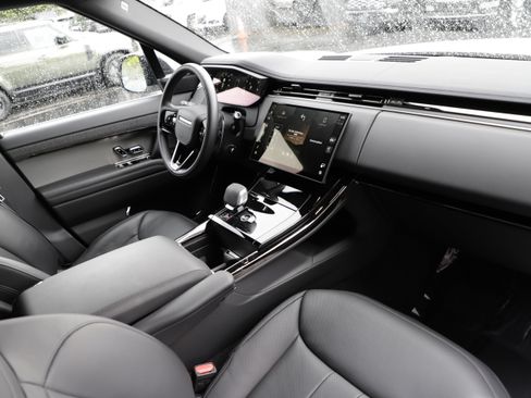 Certified 2025 Land Rover Range Rover Sport Dynamic SE AWD/4WD image 13