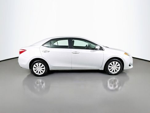 Used 2018 Toyota Corolla LE image 6