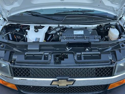 Used 2022 Chevrolet Express 3500 w/ Power Convenience Package RWD image 36