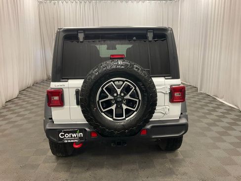 Used 2024 Jeep Wrangler Unlimited Rubicon AWD/4WD image 5