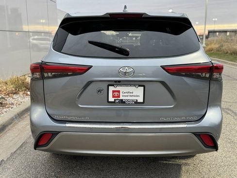 Certified 2022 Toyota Highlander Platinum image 44
