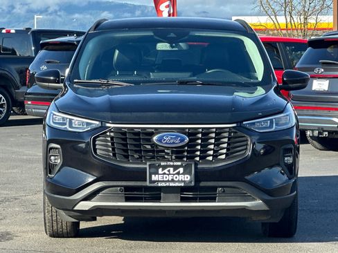 Used 2025 Ford Escape Platinum image 10