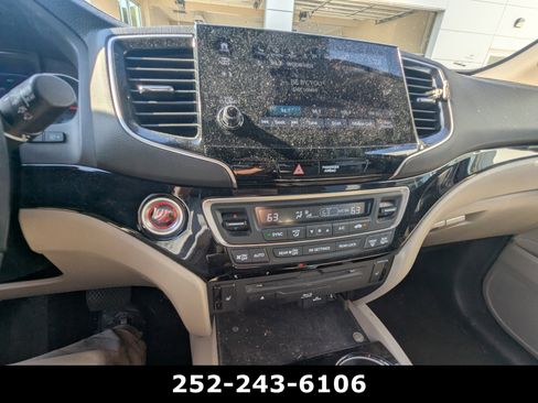Used 2021 Honda Pilot Touring image 10
