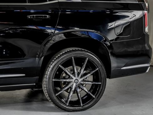 Used 2021 Cadillac Escalade Luxury RWD image 13