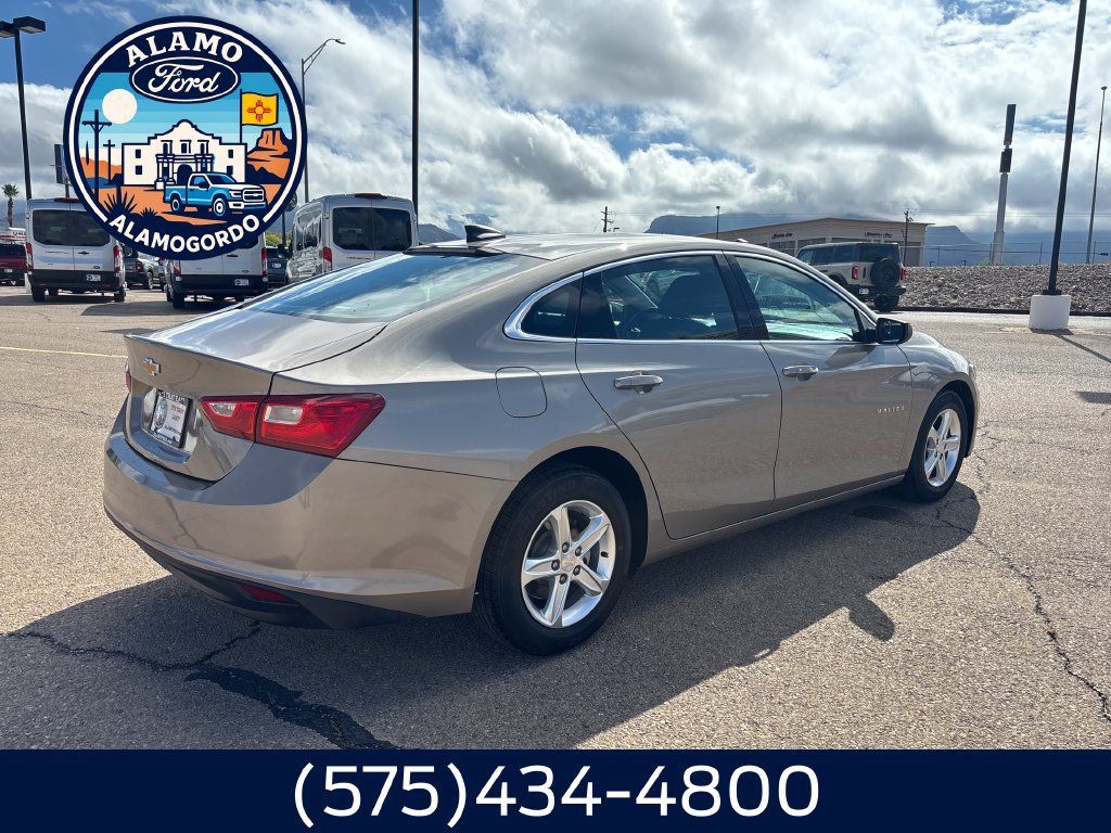 Used 2024 Chevrolet Malibu LS FWD image 9