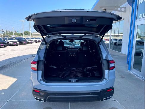 Certified 2025 Honda Pilot Black Edition image 9