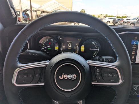 Used 2024 Jeep Wrangler High Altitude AWD/4WD image 25