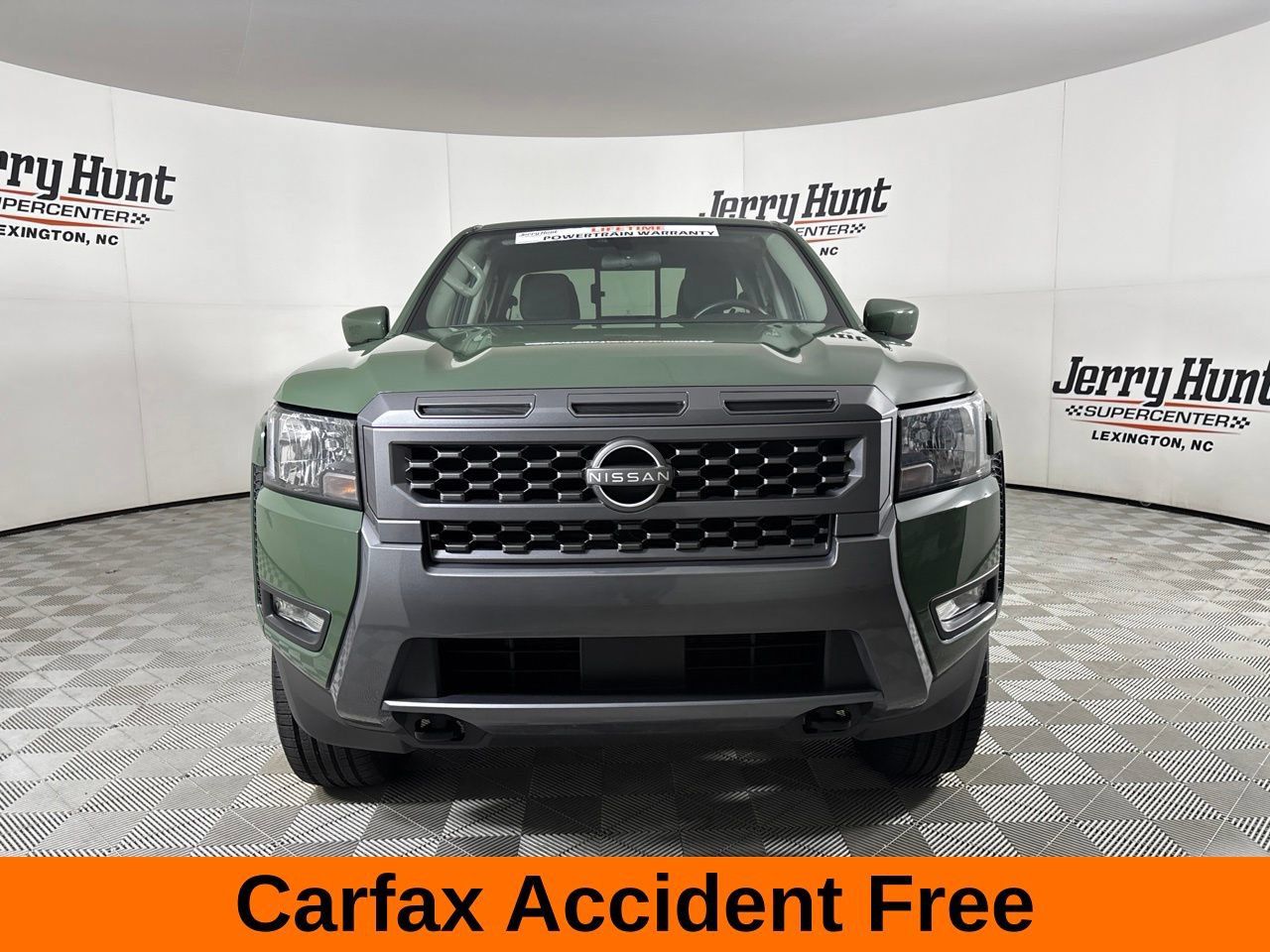 Used 2025 Nissan Frontier SV w/ SV Convenience Package AWD/4WD image 3