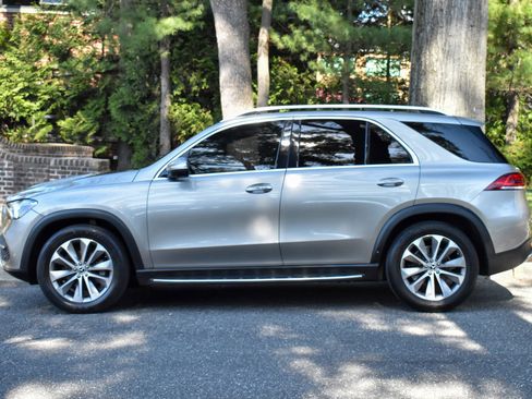 Used 2020 Mercedes-Benz GLE 350 4MATIC image 4