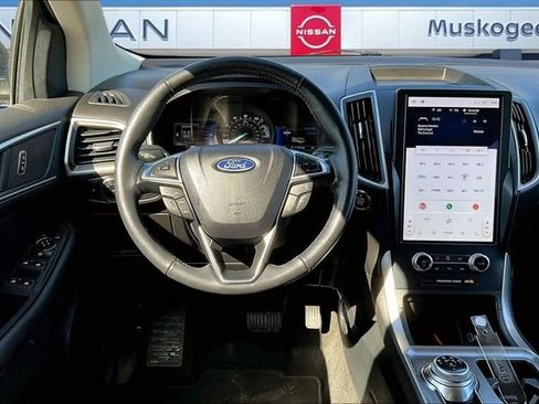 Used 2024 Ford Edge SEL image 8