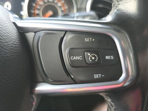 Used 2022 Jeep Wrangler Unlimited Sahara w/ Cold Weather Group image 19