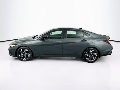 Used 2025 Hyundai Elantra Sport FWD image 4