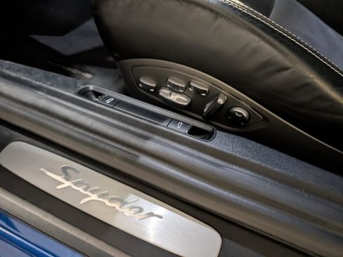 Used 2016 Porsche Boxster Spyder image 7