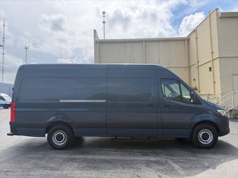 Used 2019 Mercedes-Benz Sprinter 170 image 11