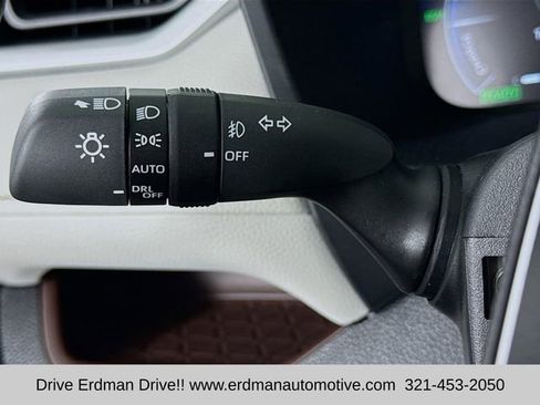 Used 2025 Toyota RAV4 Limited w/ Advanced Technology Package image 15