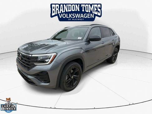 Used 2025 Volkswagen Atlas Cross Sport SEL R-Line AWD/4WD image 4