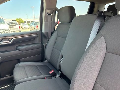 Used 2023 Chevrolet Silverado 1500 LT AWD/4WD image 15
