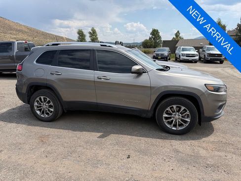 Used 2019 Jeep Cherokee Latitude Plus w/ Comfort/Convenience Group AWD/4WD image 4