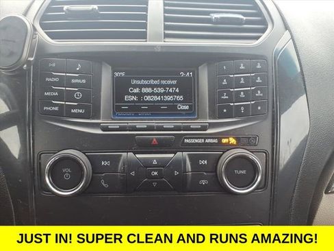Used 2019 Ford Explorer XLT image 19