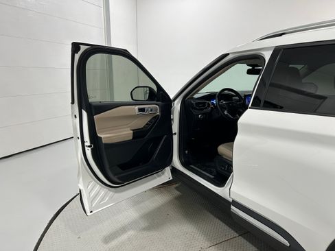 Used 2020 Ford Explorer Limited AWD/4WD image 22