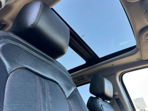 Used 2019 Ford Expedition Platinum image 22