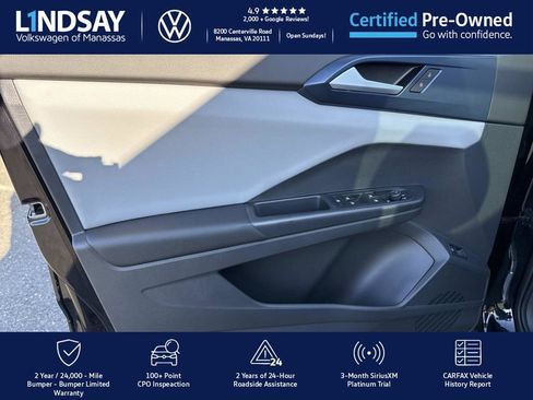 Used 2023 Volkswagen Taos SE w/ Panoramic Sunroof Package image 9