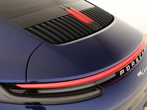Used 2020 Porsche 911 Carrera RWD image 18