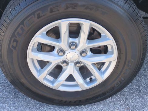 Used 2023 Jeep Gladiator Sport AWD/4WD image 23