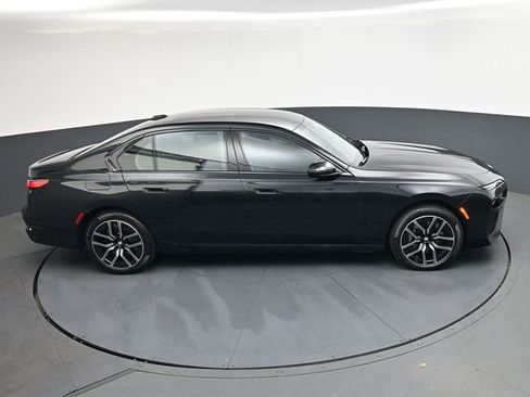 Used 2024 BMW 760i xDrive image 27