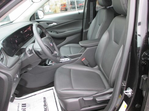 Used 2024 Buick Encore GX Sport Touring image 15