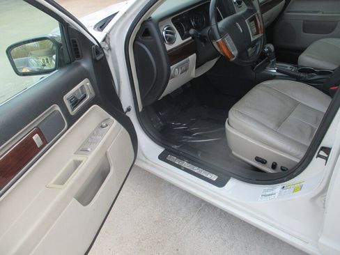 Used 2008 Lincoln MKZ FWD image 9