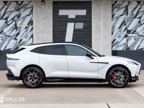 Used 2025 Aston Martin DBX 707 image 18