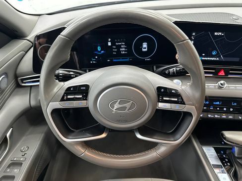 Used 2025 Hyundai Elantra SEL FWD image 23