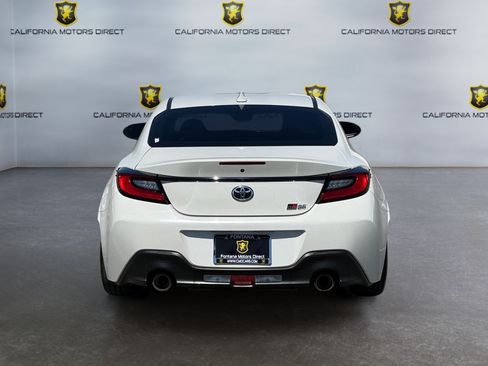Used 2024 Toyota GR86 RWD image 4