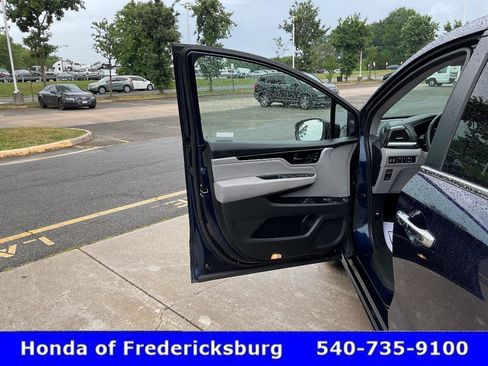 Used 2023 Honda Odyssey Touring image 14