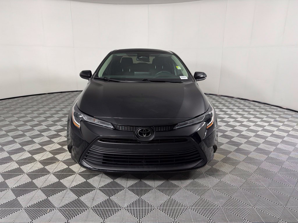 Used 2024 Toyota Corolla LE FWD image 2