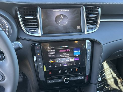 New 2025 INFINITI QX50 Pure image 19