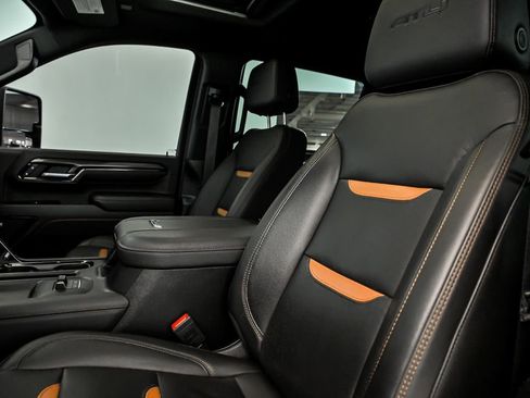 Used 2024 GMC Sierra 2500 AT4 w/ AT4 Premium Plus Package image 13