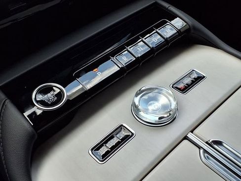 New 2026 Lincoln Navigator L Premier AWD/4WD image 14